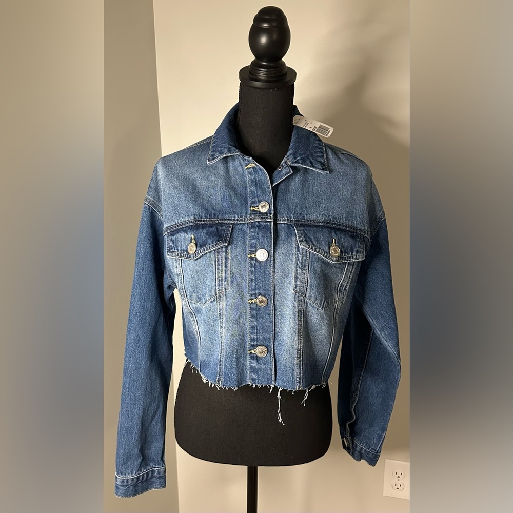 NWT! Forever 21 Light Blue Cropped Denim Jacket